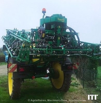 Pulverizador arrastrado John Deere 944i - 1