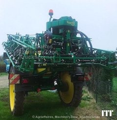 Pulverizador arrastrado John Deere 944i - 2