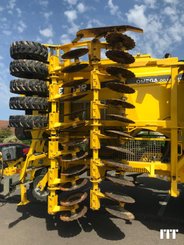 Sembradora BEDNAR OMEGA 6000 FERTI - 2