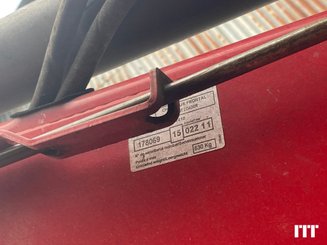 Tractor agricola Massey Ferguson 5613 - 6