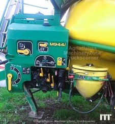 Pulverizador arrastrado John Deere 944i - 6