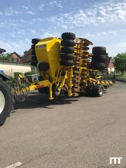 Sembradora BEDNAR OMEGA 6000 FERTI - 1