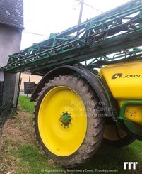 Pulverizador arrastrado John Deere 944i - 1