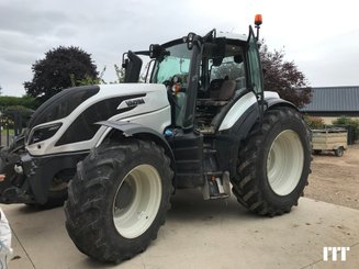 Tractor agricola Valtra T234 - 1
