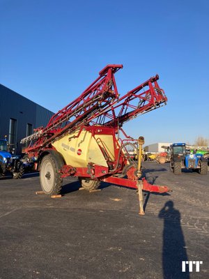 Pulverizador arrastrado Hardi NAV4000 - 1