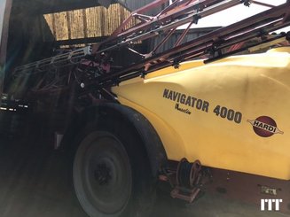 Pulverizador arrastrado Hardi NAV4000 - 1