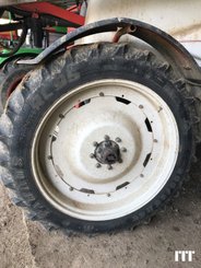 Pulverizador arrastrado Kuhn TC 3200 - 3