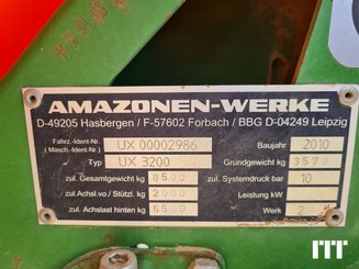 Pulverizador arrastrado Amazone UX 3200 - 8