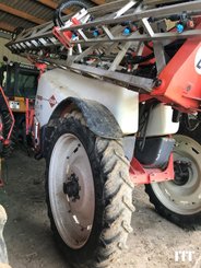 Pulverizador arrastrado Kuhn TC 3200 - 2