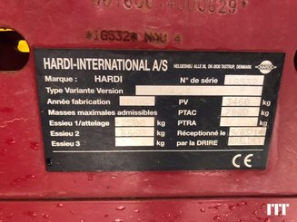Pulverizador arrastrado Hardi NAV4000 - 17