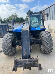Manipulador telescópico New Holland LM 435 - 3