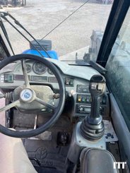 Manipulador telescópico New Holland LM 435 - 5