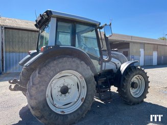 Tractor agricola Valtra N121 - 2
