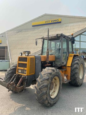 Tractor agricola Renault 133-14 TS - 1