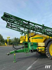 Pulverizador arrastrado John Deere 732 - 3
