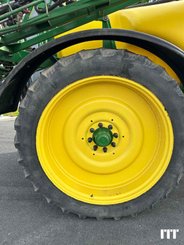 Pulverizador arrastrado John Deere 732 - 5