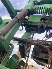 Pulverizador arrastrado John Deere 732 - 12