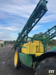 Pulverizador arrastrado John Deere 732 - 3