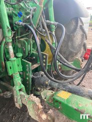 Pulverizador arrastrado John Deere 732 - 14