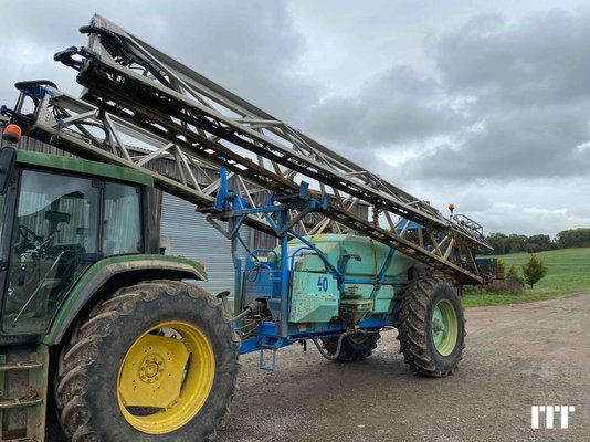 Pulverizador arrastrado Berthoud MAXXOR - 1