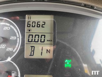 Tractor agricola Claas AXION 810 - 9