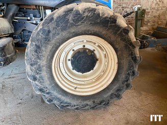 Tractor agricola New Holland T7040 - 6
