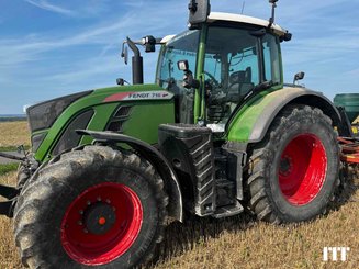 Tractor agricola Fendt 716 - 1