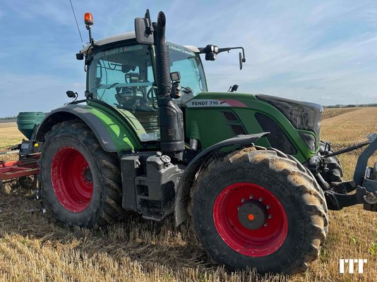 Tractor agricola Fendt 716 - 1