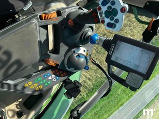 Tractor agricola Fendt 716 - 13