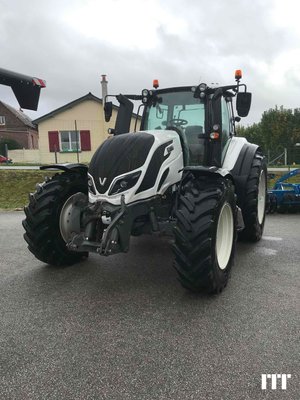 Tractor agricola Valtra T234 - 1