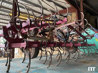 Vibrocultivador Kongskilde 6M - 1